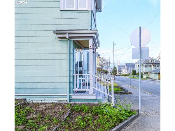 Astoria, OR 97103,895 11th ST