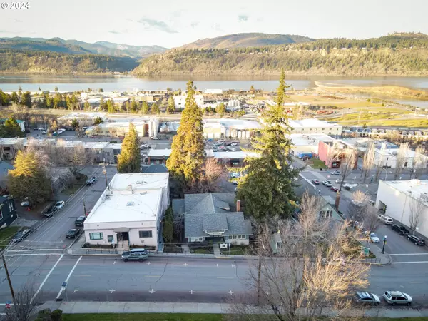 Hood River, OR 97031,508 OAK ST