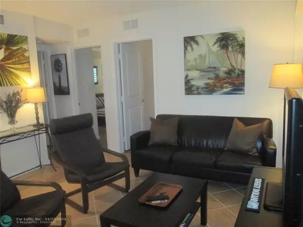 Wilton Manors, FL 33334,2660 NE 8th Ave  #208