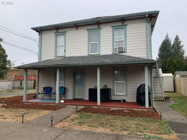 175 N 2ND ST, Harrisburg, OR 97446