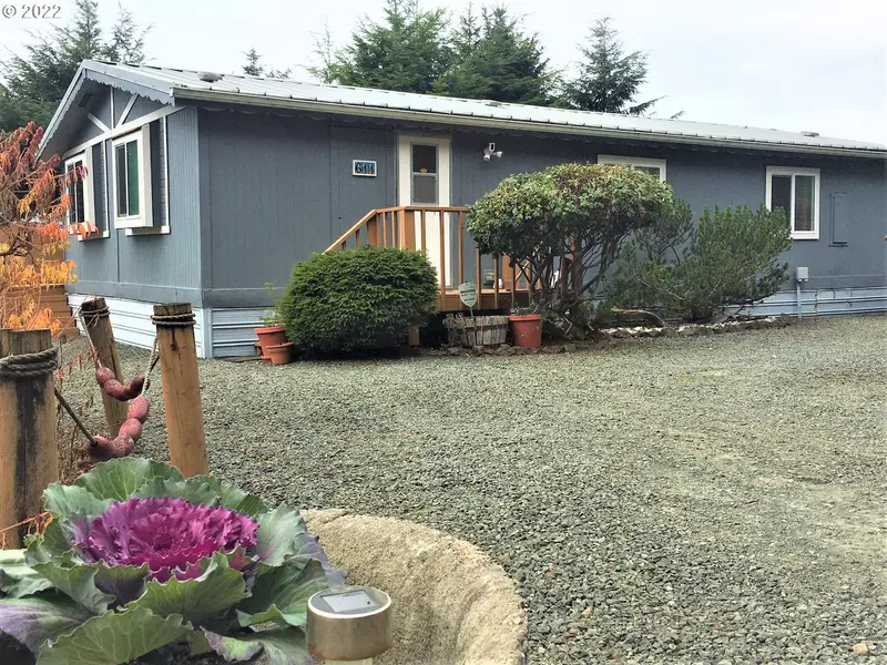 611 S FALCON ST, Rockaway Beach, OR 97136