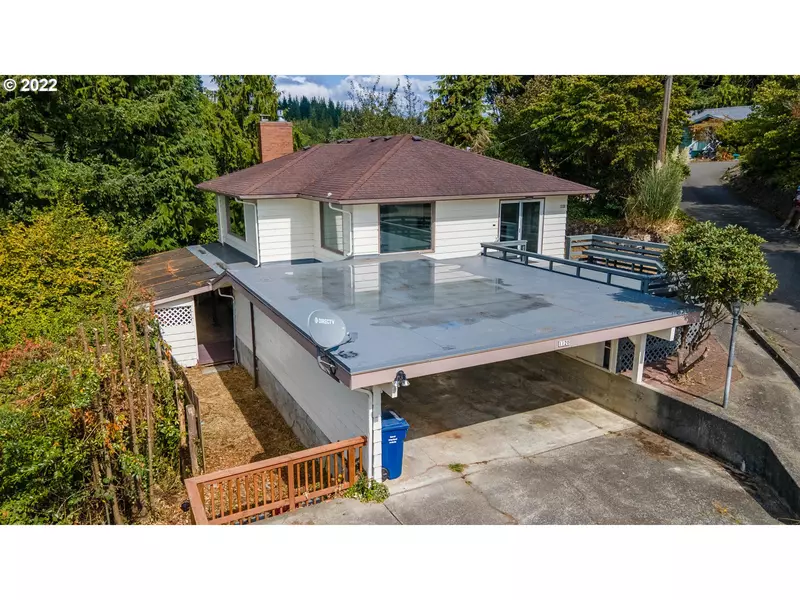 1120 E 1ST PL, Coquille, OR 97423