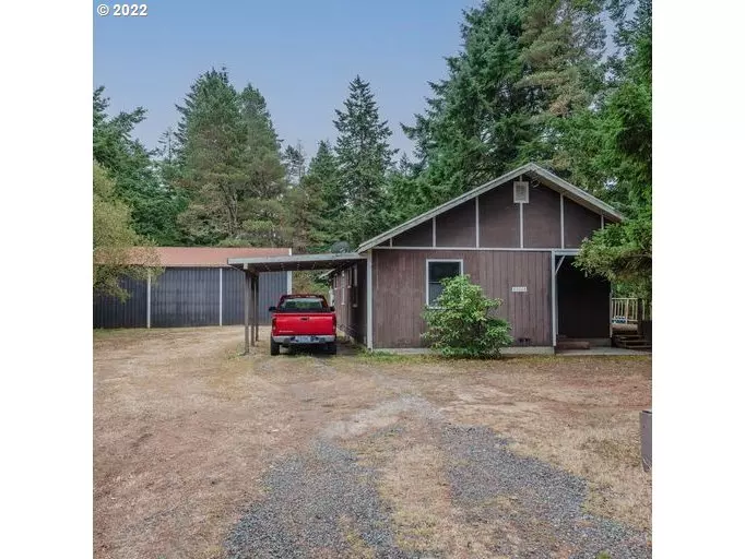 69015 WILDWOOD RD, North Bend, OR 97459