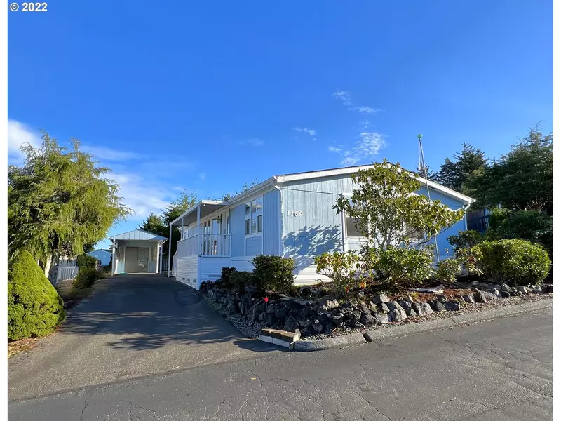 1269 EMBARCADERO CIR, Coos Bay, OR 97420