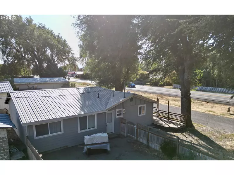 113 MURDOCK AVE, Murdock, WA 98635