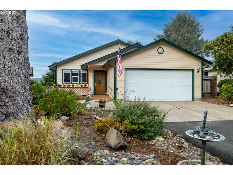 5365 LA FIESTA WAY, Lincoln City, OR 97367