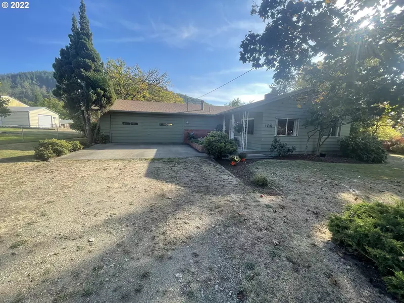 108 CARRIAGE PL, Myrtle Creek, OR 97457