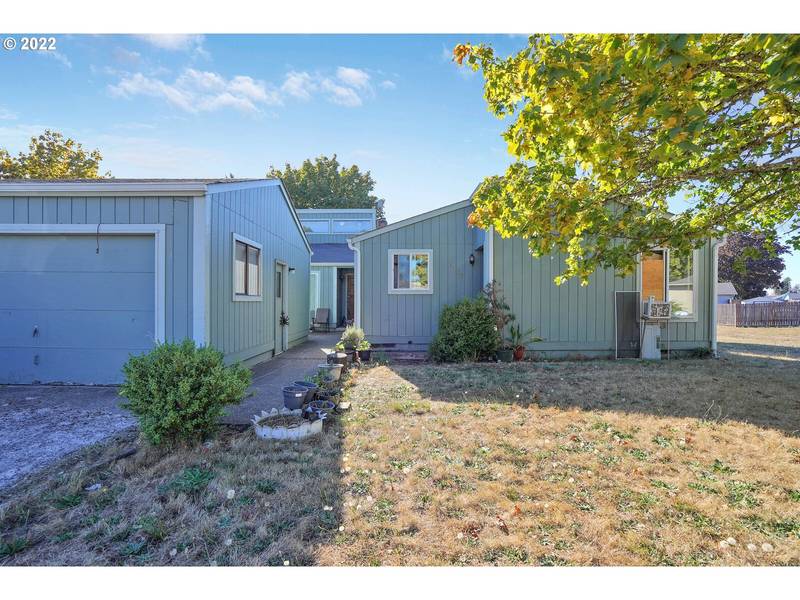 3035 COLUMBINE ST, Lebanon, OR 97355