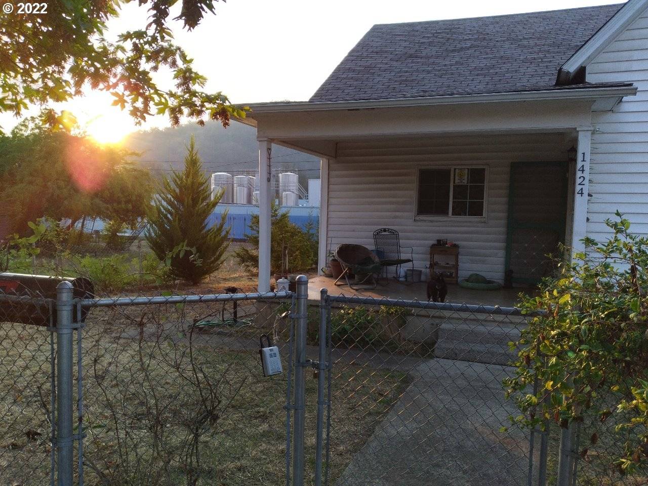 Roseburg, OR 97470,1424 SE MILL ST