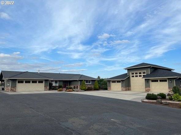 Roseburg, OR 97471,5895 GARDEN VALLEY RD