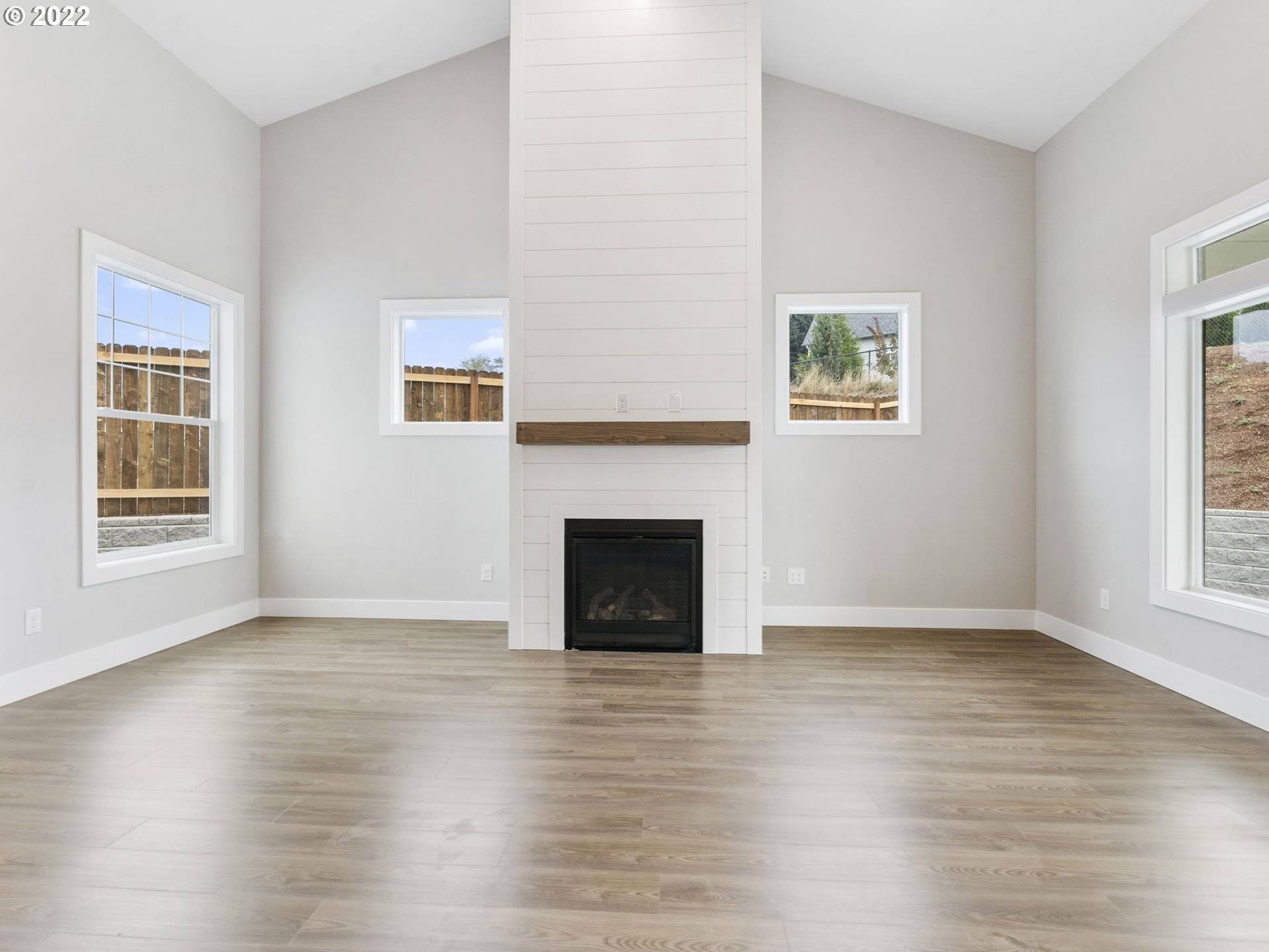 La Center, WA 98629,897 W FALCON PL