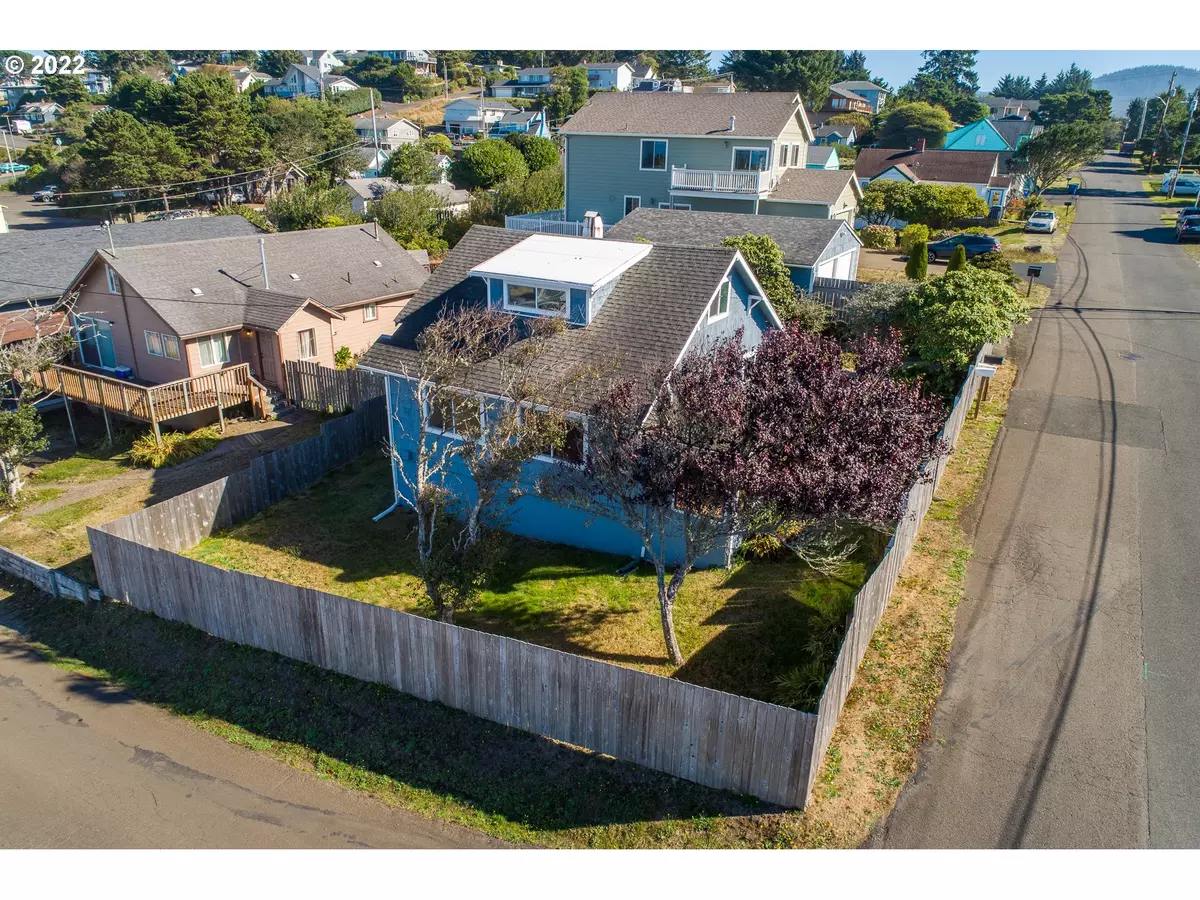 Lincoln City, OR 97367,1511 NE 13TH ST