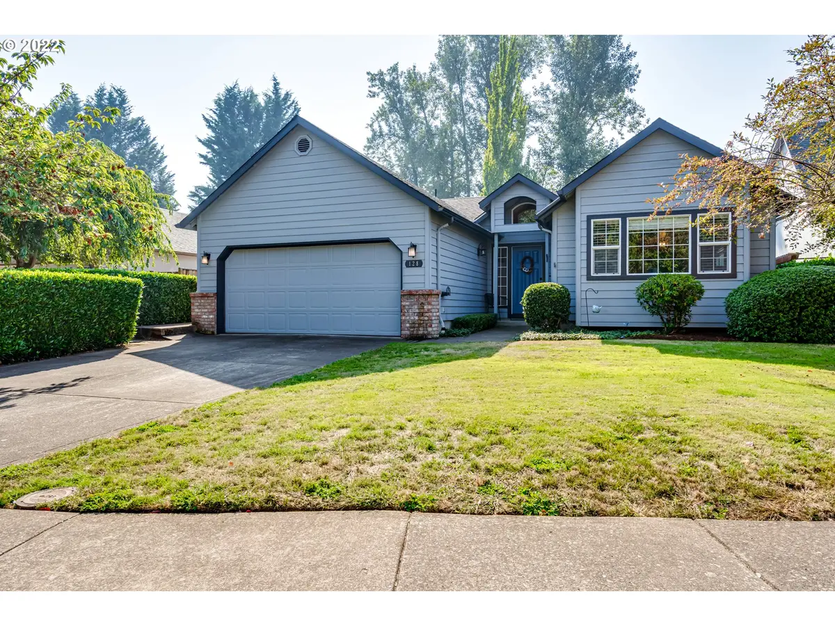 128 CALUMET CIR, Eugene, OR 97404