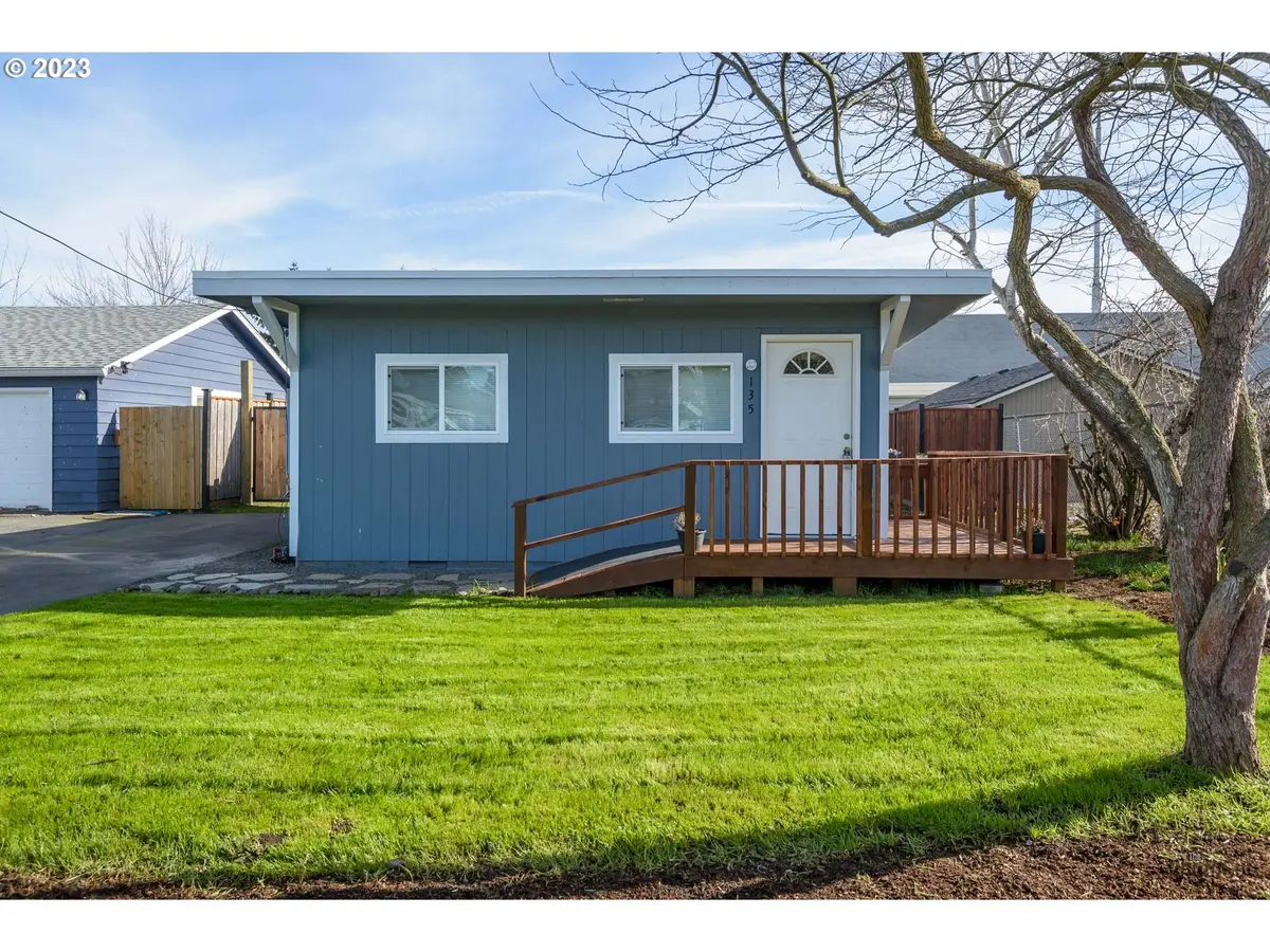 135 38TH ST, Springfield, OR 97478