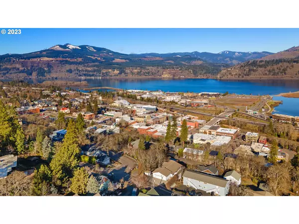 Hood River, OR 97031,39 SERPENTINE DR