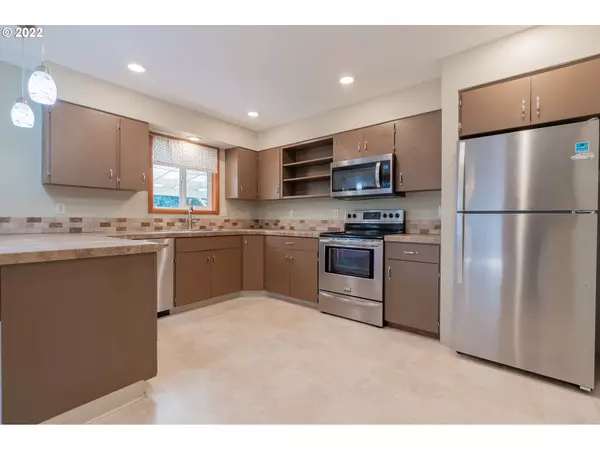 Gresham, OR 97080,1600 SE 9TH ST