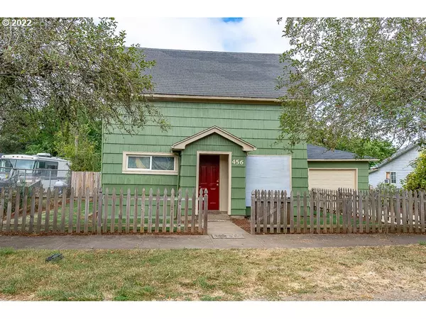 Independence, OR 97351,456 N Log Cabin ST