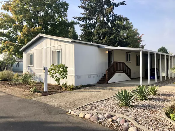 1400 CANDLELIGHT DR, Eugene, OR 97402