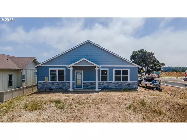 725 SPYGLASS DR, Bandon, OR 97411