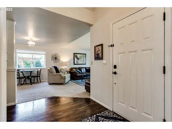 128 CALUMET CIR, Eugene, OR 97404