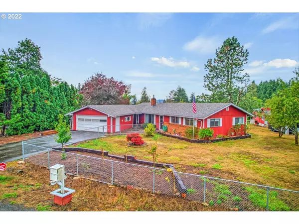 32175 SE Avalon CT, Estacada, OR 97023