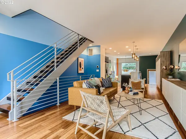 4450 SE STARK ST, Portland, OR 97215