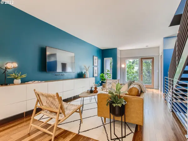 4450 SE STARK ST, Portland, OR 97215