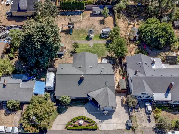 Eugene, OR 97404,366 KNOOP LN