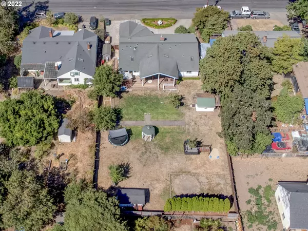 Eugene, OR 97404,366 KNOOP LN