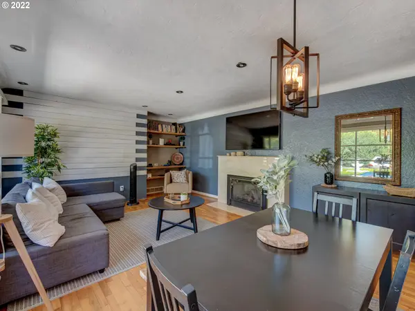 Eugene, OR 97404,366 KNOOP LN