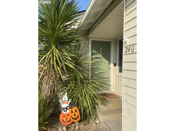 246 S N ST, Cottage Grove, OR 97424