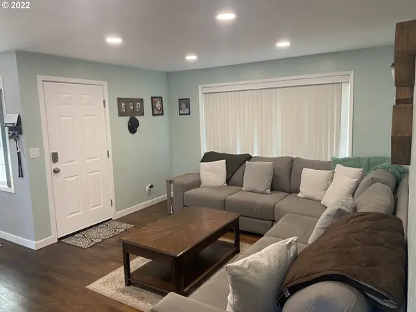 246 S N ST, Cottage Grove, OR 97424