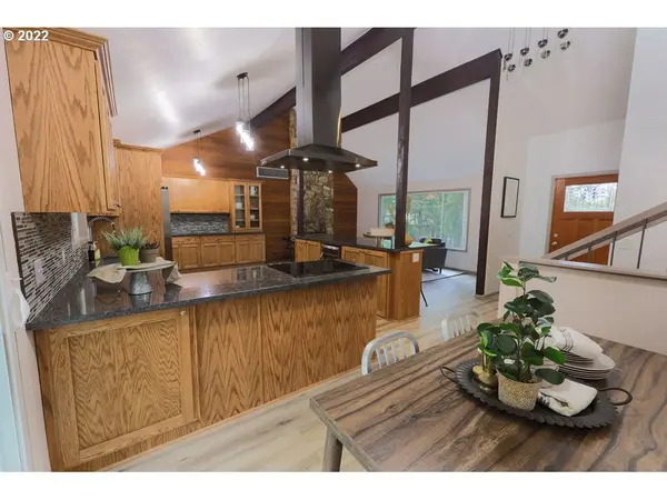 Eugene, OR 97405,438 Brookside DR