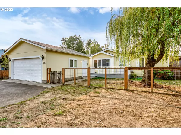 1055 W OREGON ST, Creswell, OR 97426