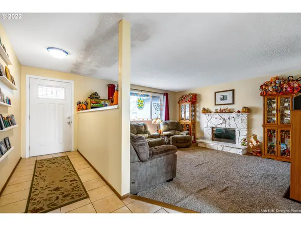 461 S 39TH PL, Springfield, OR 97478