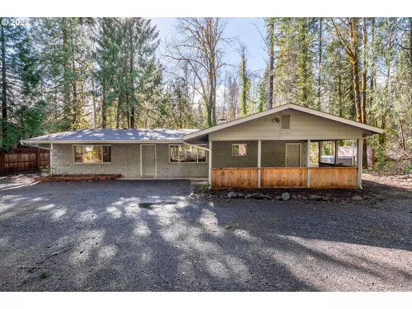 56206 MCKENZIE HWY, Blue River, OR 97413