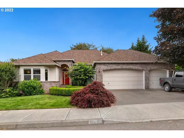 11340 SE HIGHLAND LOOP, Clackamas, OR 97015