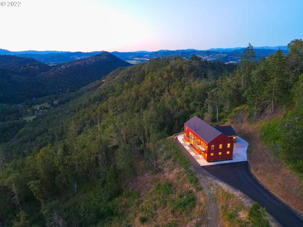 1655 GEM DR, Roseburg, OR 97471
