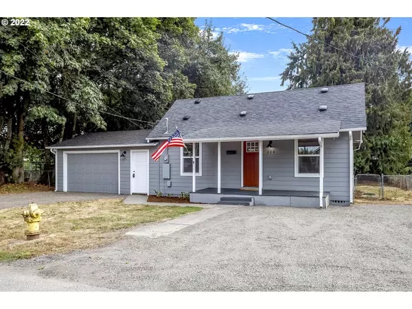 324 NW 3RD AVE, Kelso, WA 98626