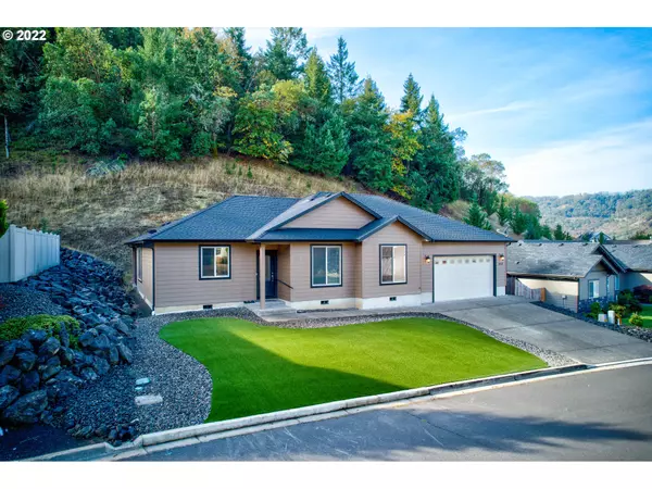 237 OAK VALLEY LOOP, Winchester, OR 97495