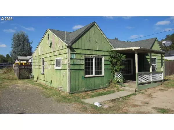 326 NW CIVIL BEND AVE, Winston, OR 97496