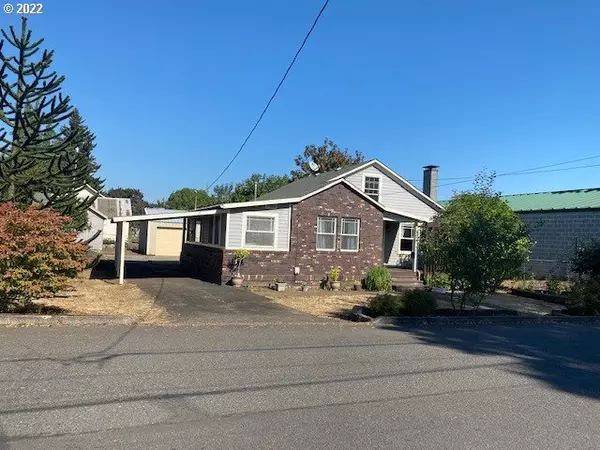 St Helens, OR 97051,114 MCBRIDE ST