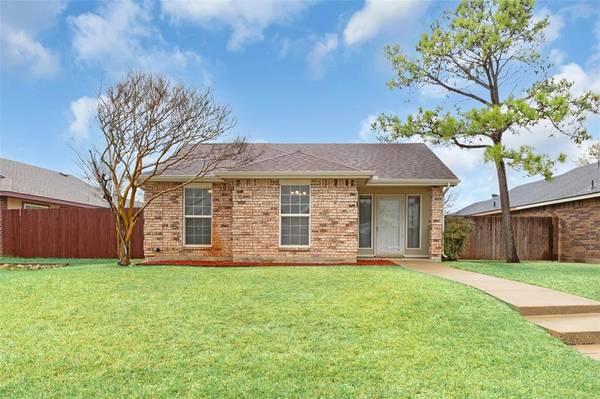 4729 Jasmine Drive, Fort Worth, TX 76137