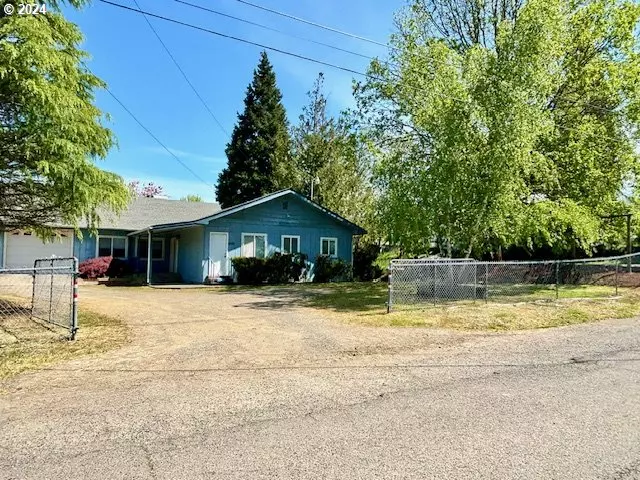 50 SW Civil Bend AVE, Winston, OR 97496