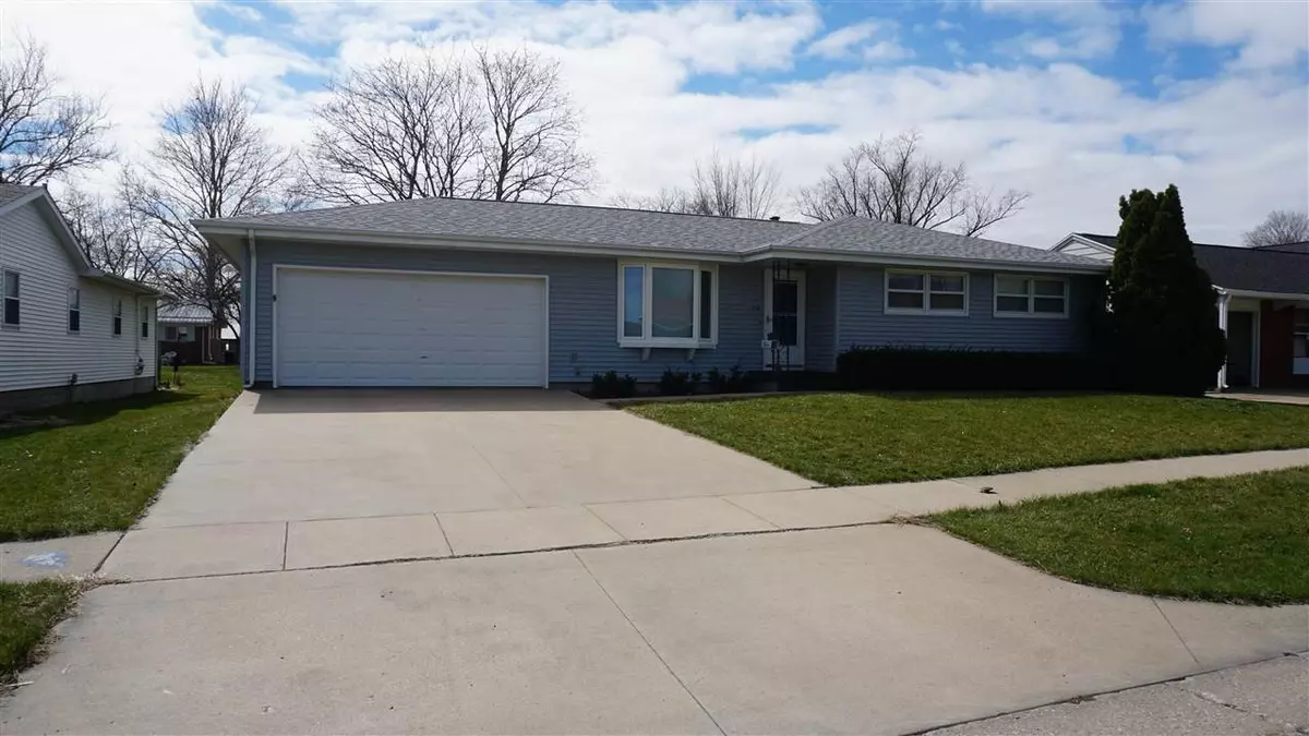 West Liberty, IA 52776,406 E 8th St