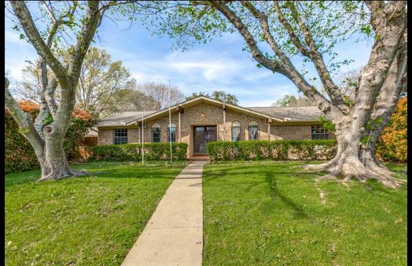 1305 Hillsdale Drive, Richardson, TX 75081