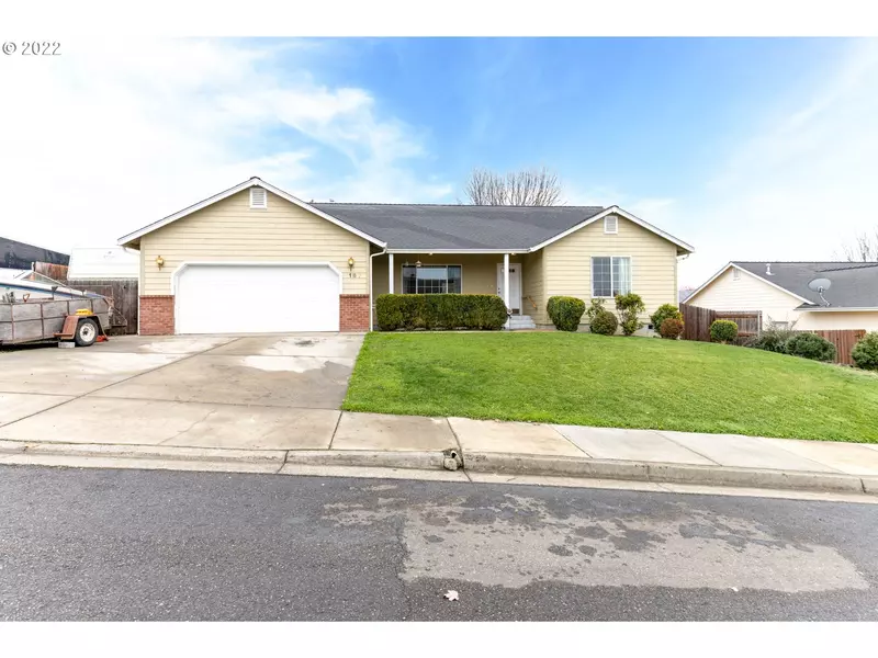 187 NW WOOD DUCK ST, Winston, OR 97496