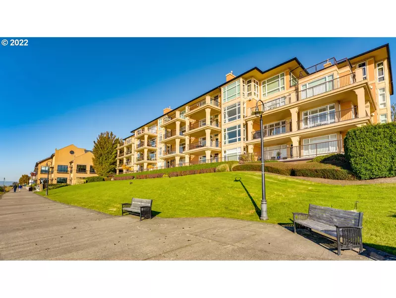 2015 SE COLUMBIA RIVER DR #220, Vancouver, WA 98661