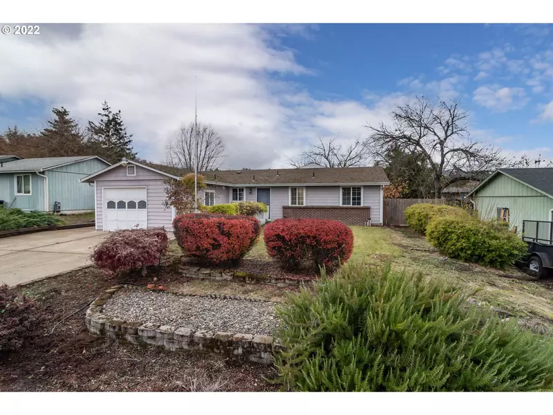 4285 CORONADO DR, Roseburg, OR 97471