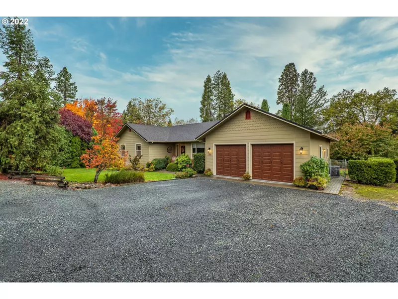 1900 DAWN DR, Grants Pass, OR 97527